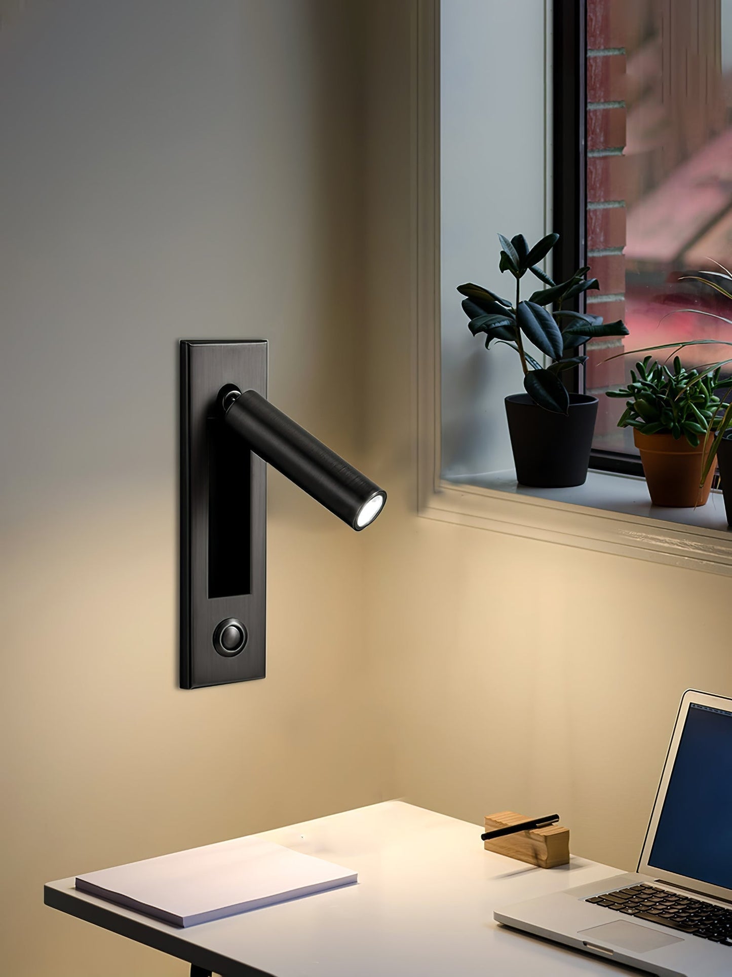 Claro Bedside Light